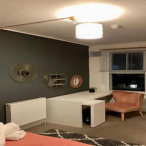 https://mollyinn-central.brighton-hotels-england.com