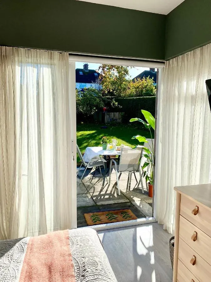 The Green Room Guest Suite Belfast